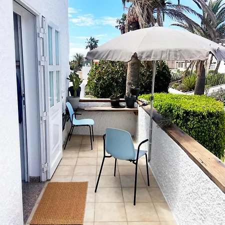 Apartment Modernes Studio-apartment Mit Pool & Meerblick