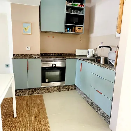 Apartment Modernes Studio-apartment Mit Pool & Meerblick
