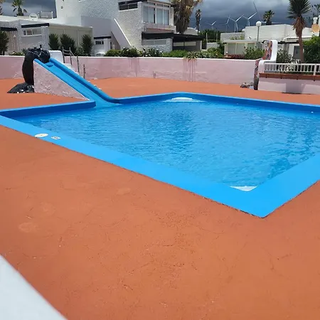 Apartamento Modernes Studio-apartment Mit Pool & Meerblick